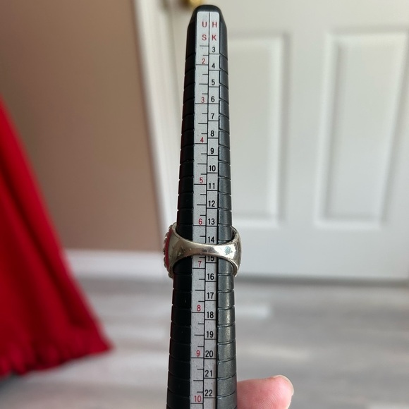 4/$50 Cluster dome statement silver band woman ring size 6 1/2 💚 - Picture 8 of 8